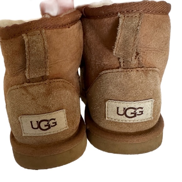 UGG Mini Ankle Little Girls Size 3 Fur Lined Boots Cozy Warm Winter - Picture 3 of 10
